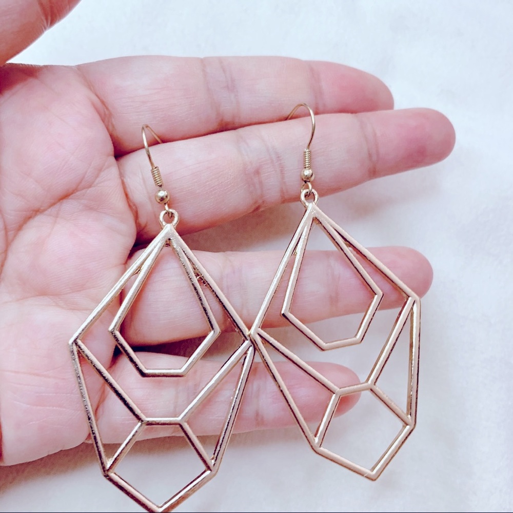 ❣️$25/3❣️Huge Art Deco Dangle Earrings - Picture 4 of 9